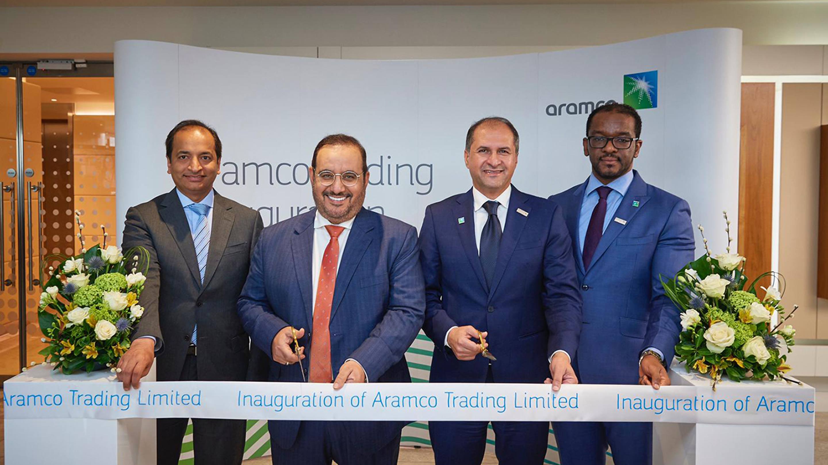 Saudi Aramco Senior Vice President of Downstream, Abdulaziz Al-Gudaimi inaugurating the ATL office in London together with CEO of Aramco Trading, Ibrahim Q. Al Buainain.