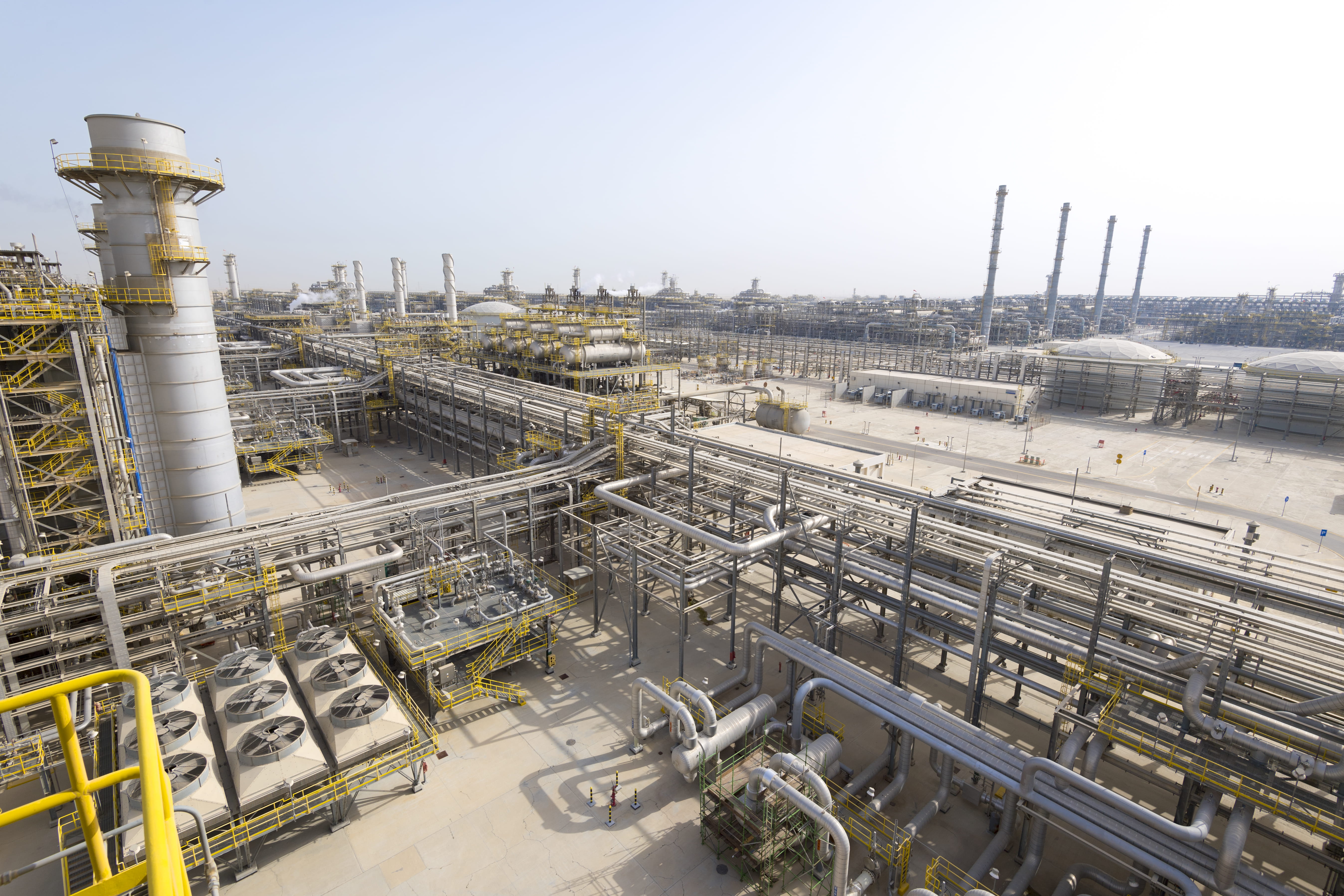 Wasit gas production plant in daylight