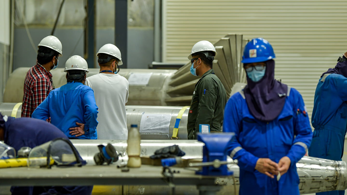 Worker in manufacturing facility – smokeless flare tips – Aramco – Zeeco – Saudi Arabia